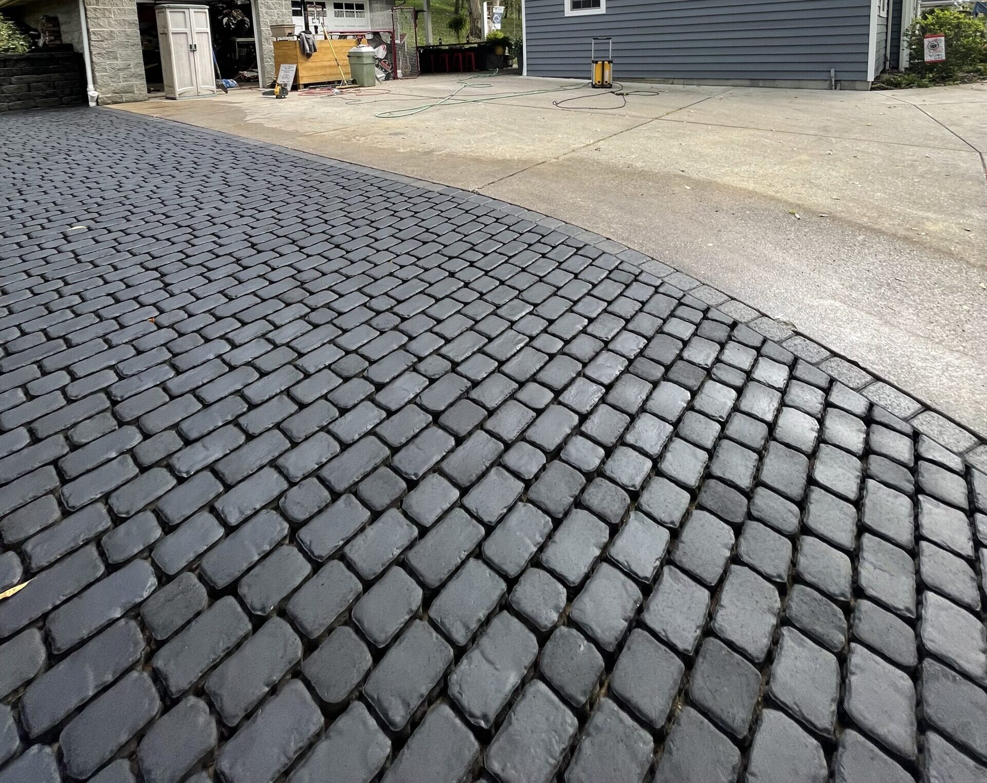 The Benefits of Choosing Pavers Over Concrete for Your Patio Project